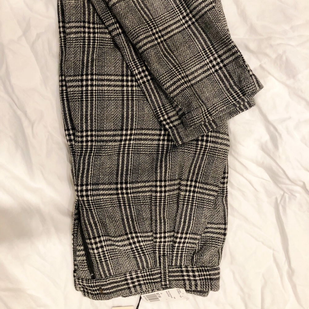 Black and Cream Cropped-Woven Pants | NEVER WORN